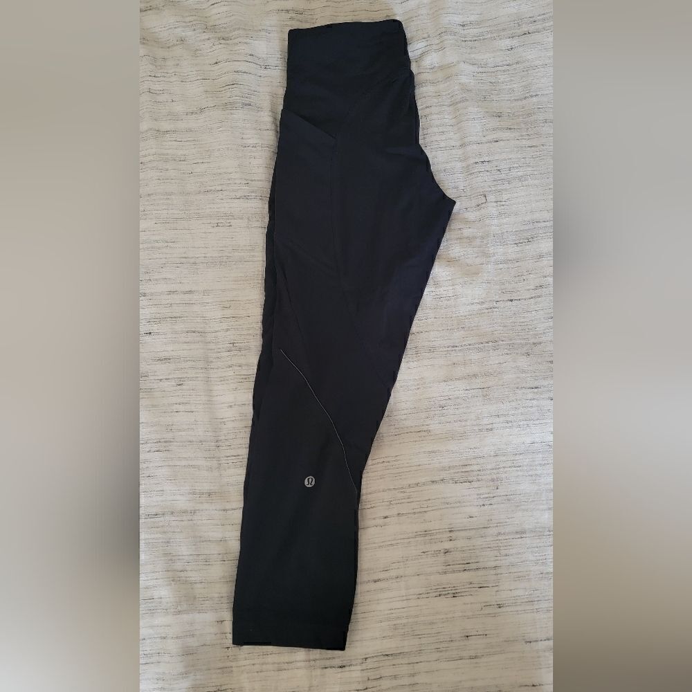 Lululemon Cropped Pocket Leggings 23" Size 6